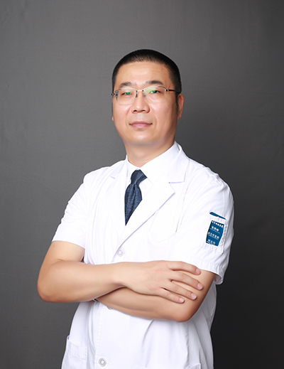 张轶峰精修1.jpg